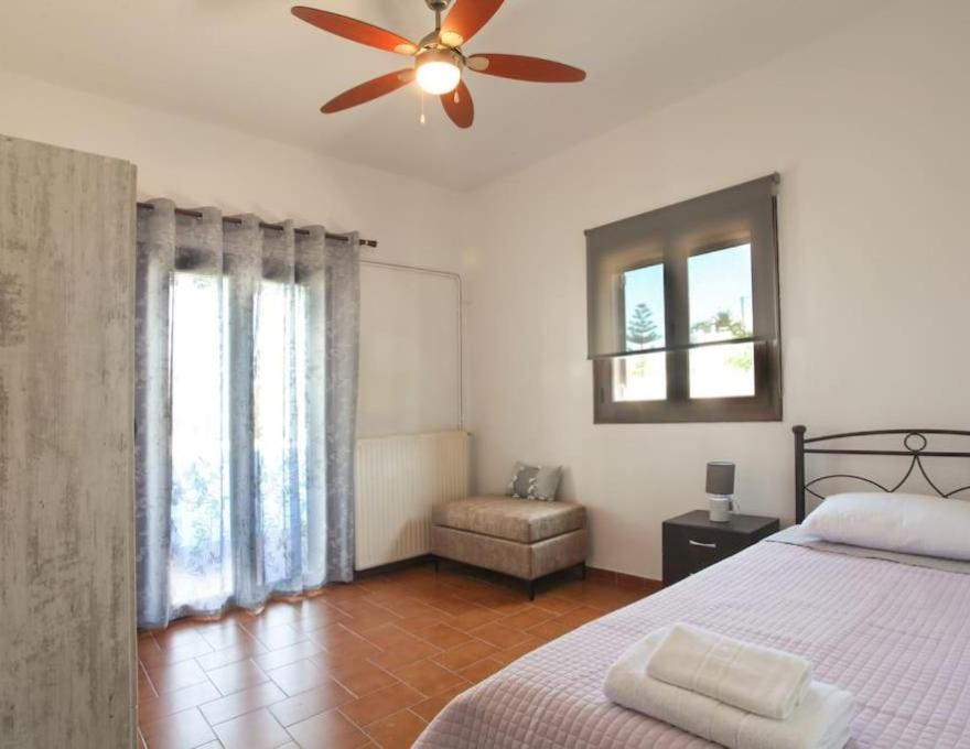 Μονοκατοικία με θέα τη Χώρα4