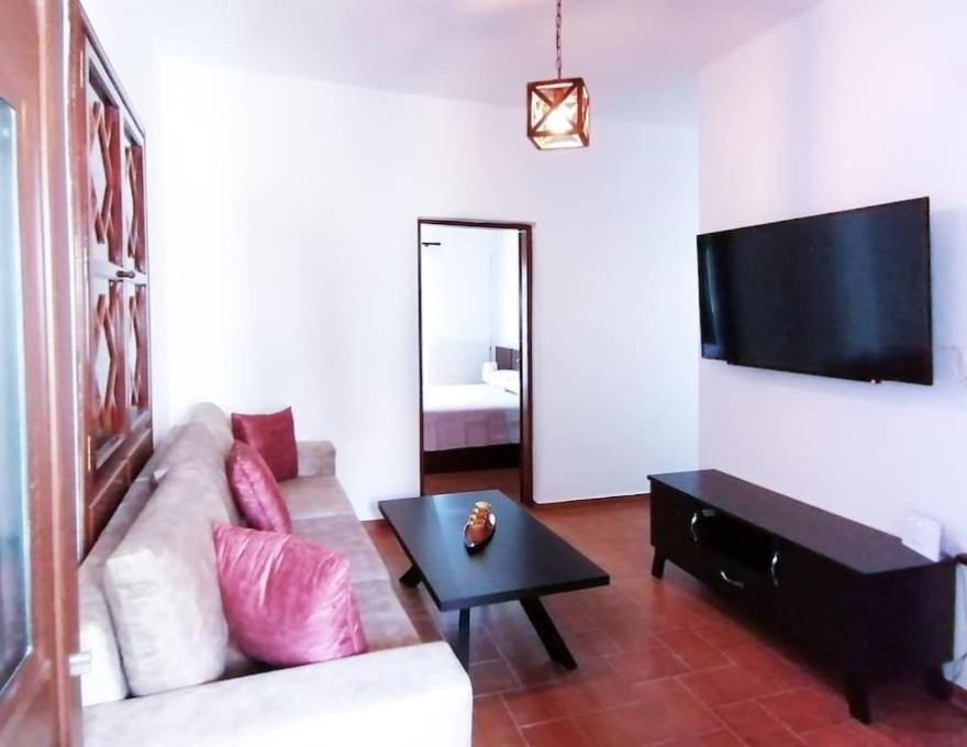 Μονοκατοικία με θέα τη Χώρα0