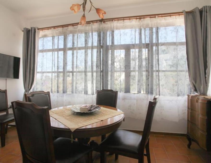 Μονοκατοικία με θέα τη Χώρα2