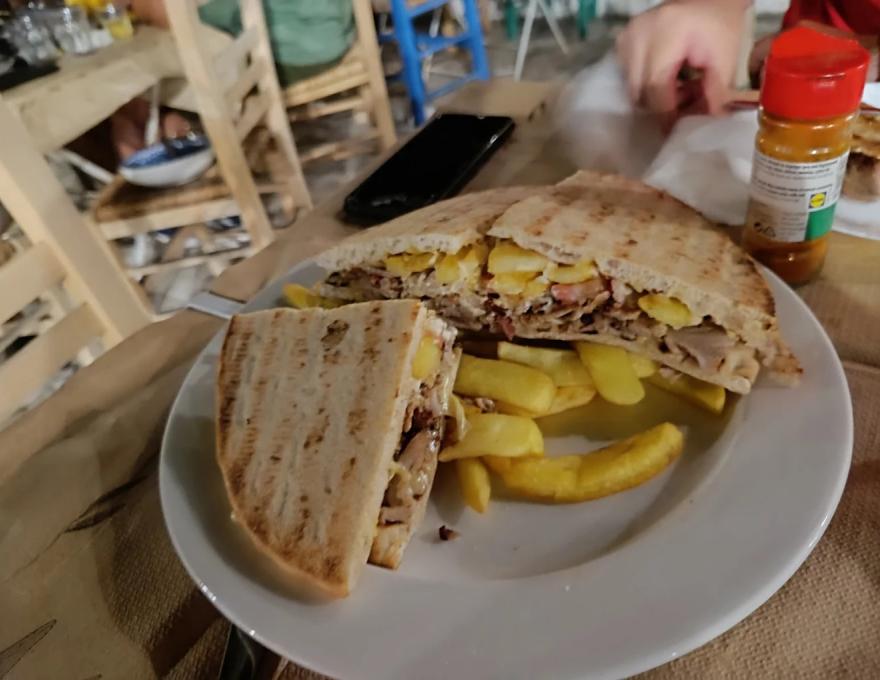 Μούζα Grill House2