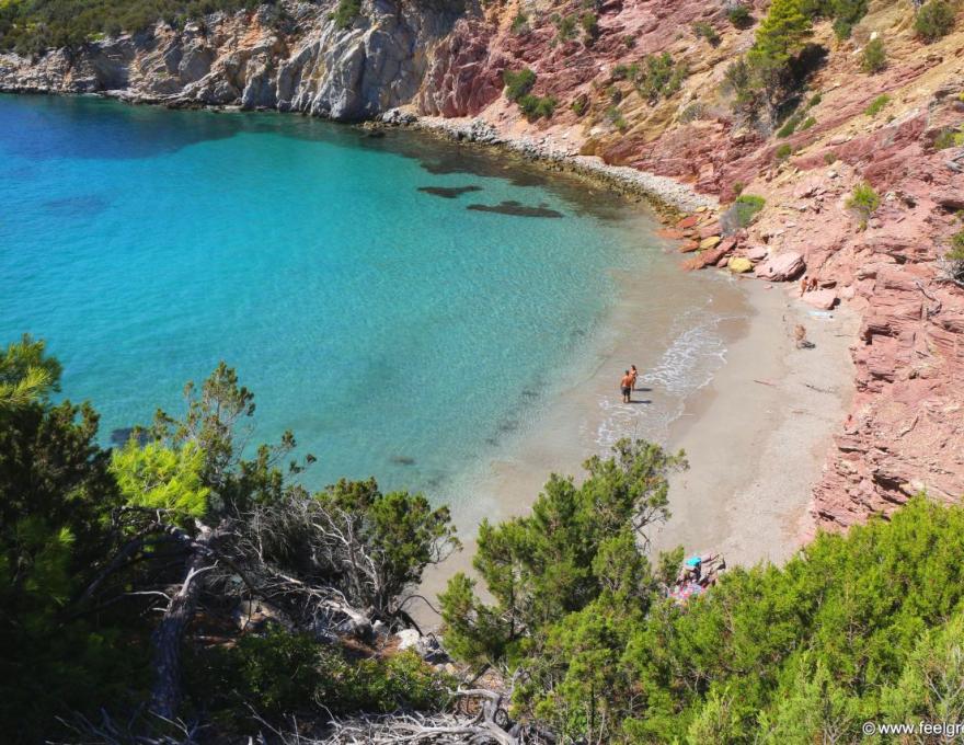 Παραλία Αγαλίπα1